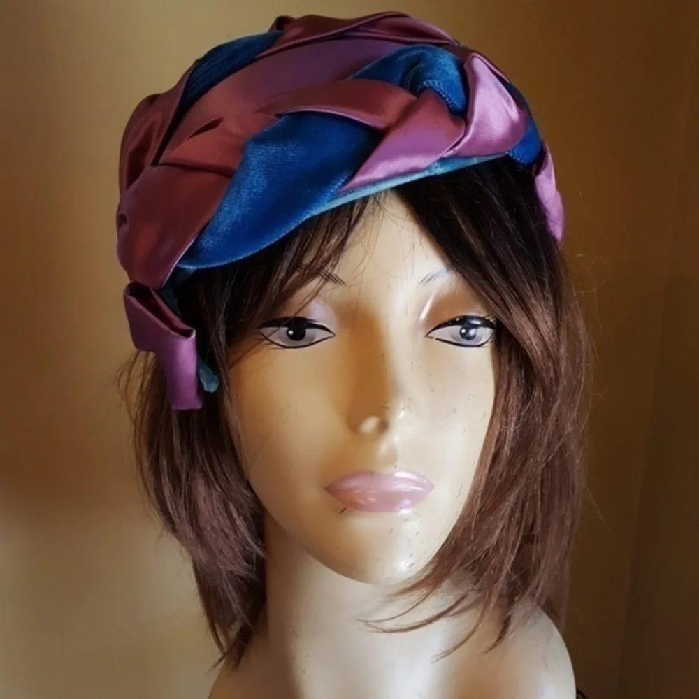 VINTAGE PINK  BLUE WEAVING TWIST BOW‎ ON SIDES  CAPLET HAT TEA CHURCH HAT - Picture 2 of 9